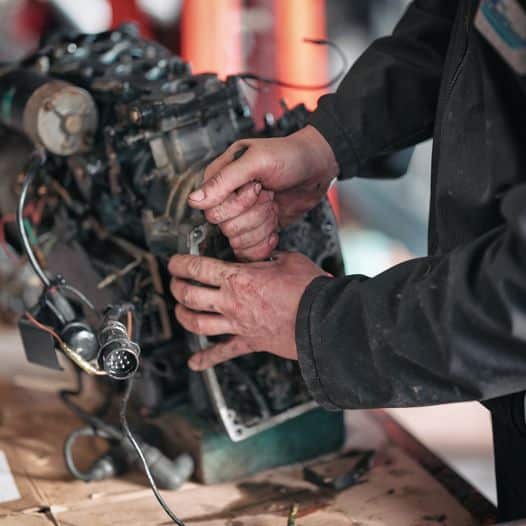 LE TRAVAIL MANUEL  Aujourd’hui, les machines prenn…
