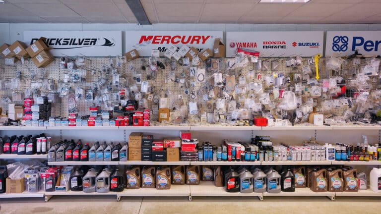 Vente de pieces detachees moteur de bateau - Brest Finistère