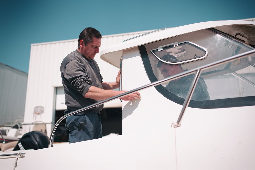 En plein action sur le port de Brest 1 1463374645791436 - Brest Finistère En plein action sur le port de Brest 1 1463374645791436 - Brest Finistère